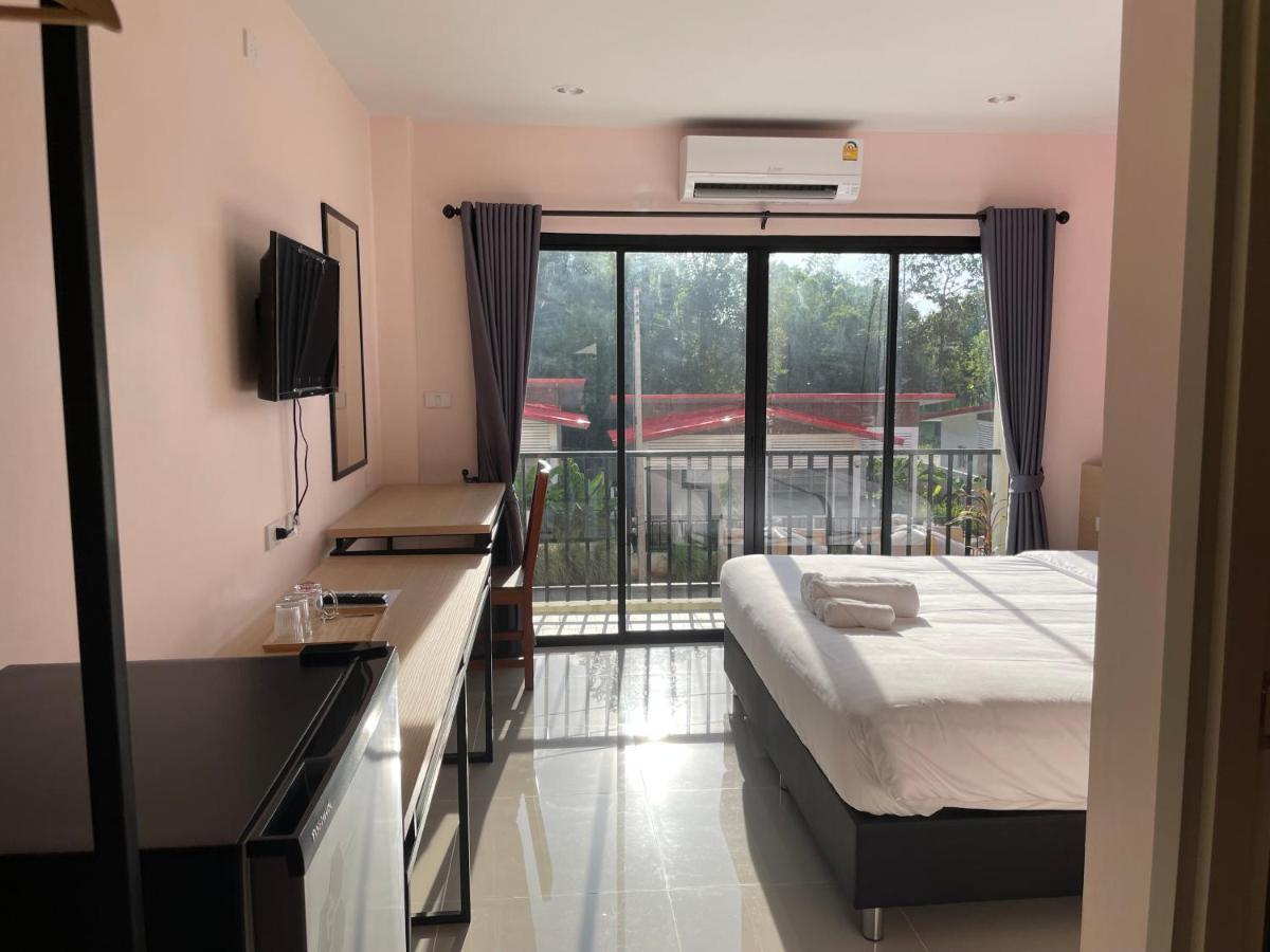 โรงแรมนิยม เอสทีเอ็น 2 - Niyom Stn 2 Hotel Ban Phue Exterior foto